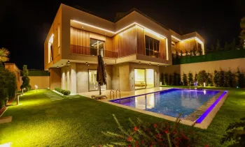 Contemporary family houses for private living in Beylikduzu